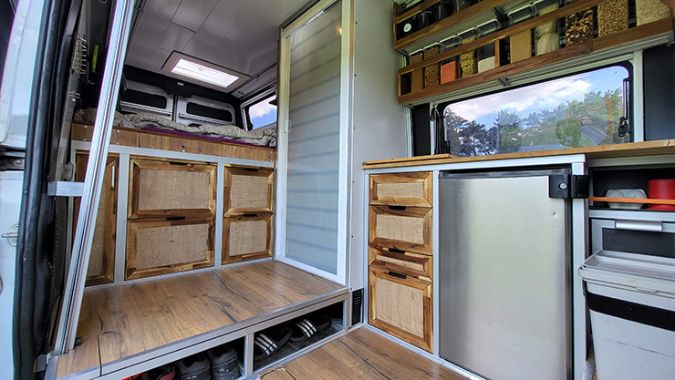 Cómo los perfiles de aluminio transforman las campers en hogares sobre ruedas 1 campers hechas con perfiles