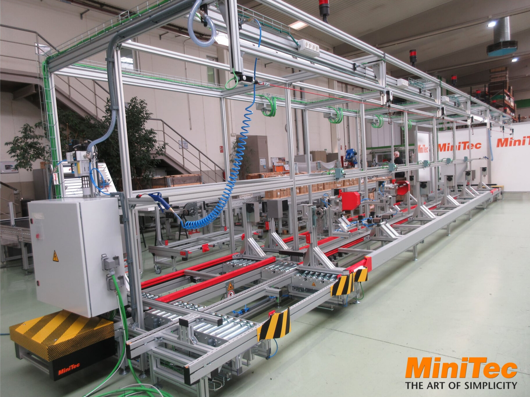 Trabajo en la oficina tecnica de Minitec