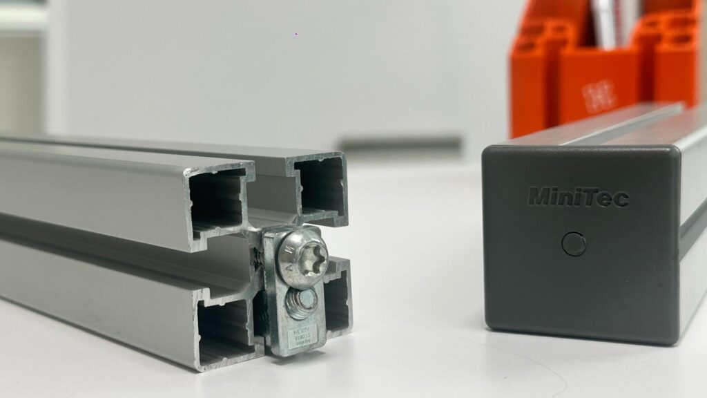 ¿Cómo se colocan y conectan los perfiles de aluminio? 2 pasos para conectar los perfiles de aluminio